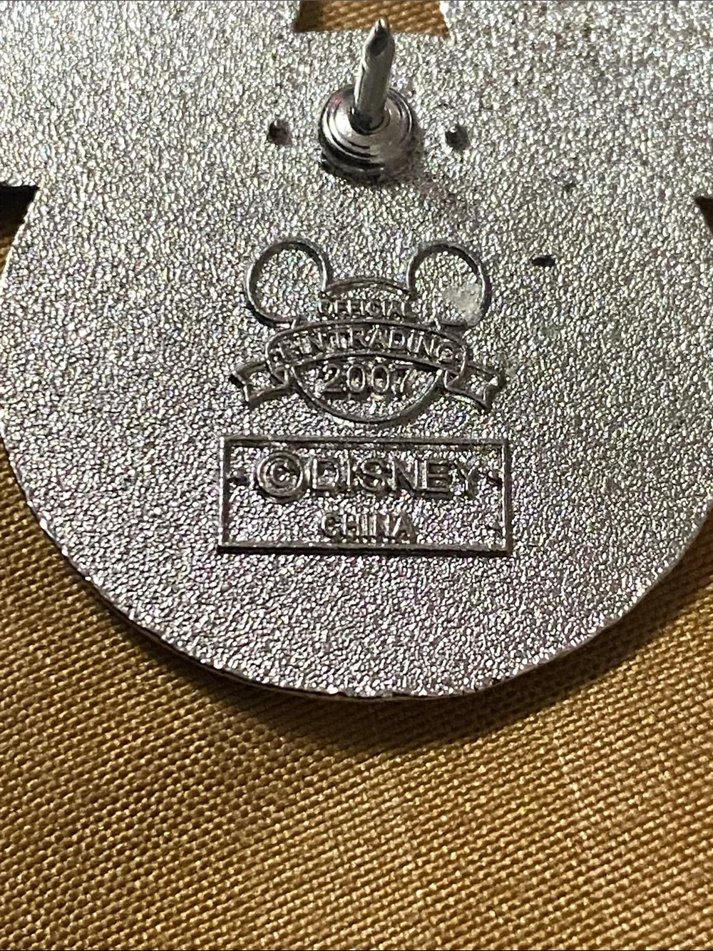 Disney trading Pin Mickey Mouse Chinese flag With a yellow star 2007